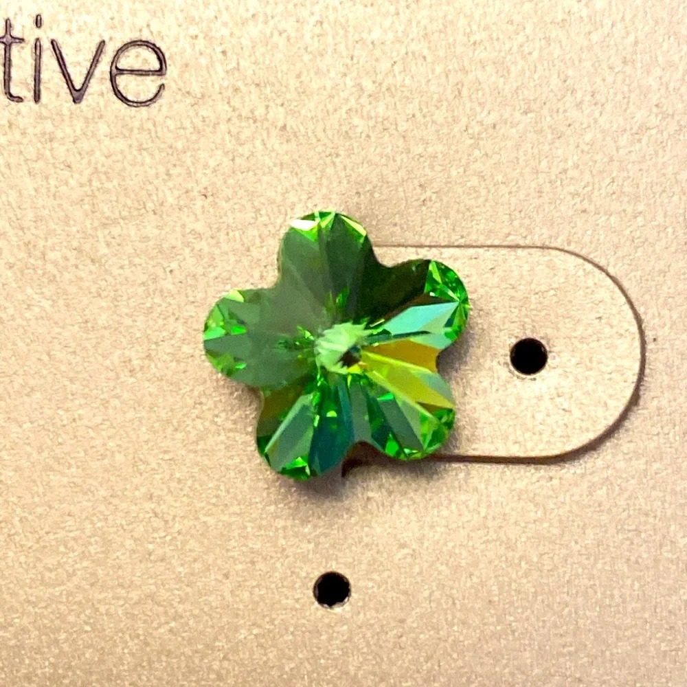 💚🍀SWAROVSKI CRYSTAL Post Earrings for Sensitive Ears - Picture 2 of 6